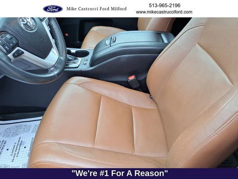 Used 2019 Toyota Highlander Limited image 22