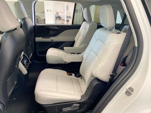 New 2026 Lincoln Aviator AWD image 9