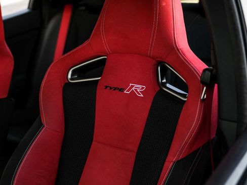 Used 2017 Honda Civic Type R image 38
