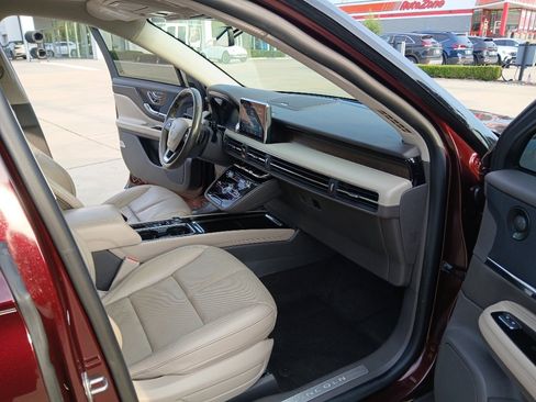 Used 2020 Lincoln Corsair Reserve w/ Equipment Group 201A AWD/4WD image 25