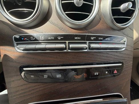 Used 2020 Mercedes-Benz GLC 300 4MATIC image 27