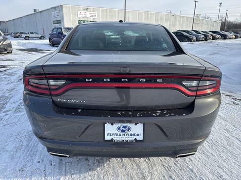 Used 2019 Dodge Charger SXT w/ Leather Interior Group image 6