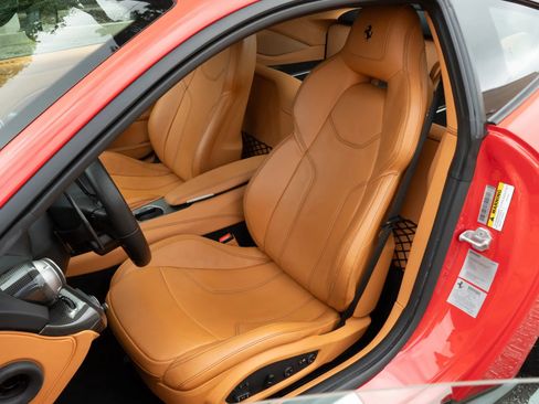 Used 2017 Ferrari F12 Berlinetta RWD image 15