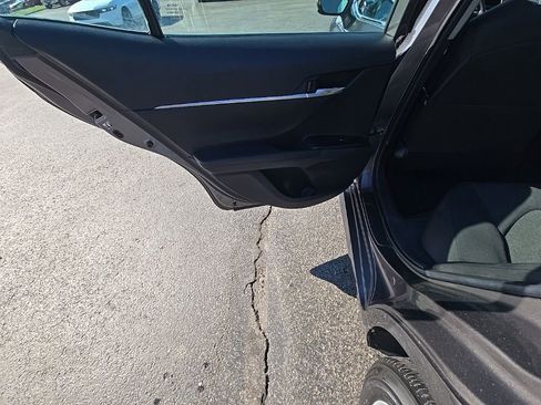 Used 2019 Toyota Camry LE image 23
