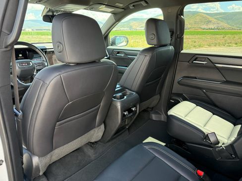 Used 2024 GMC Acadia Elevation AWD/4WD image 28