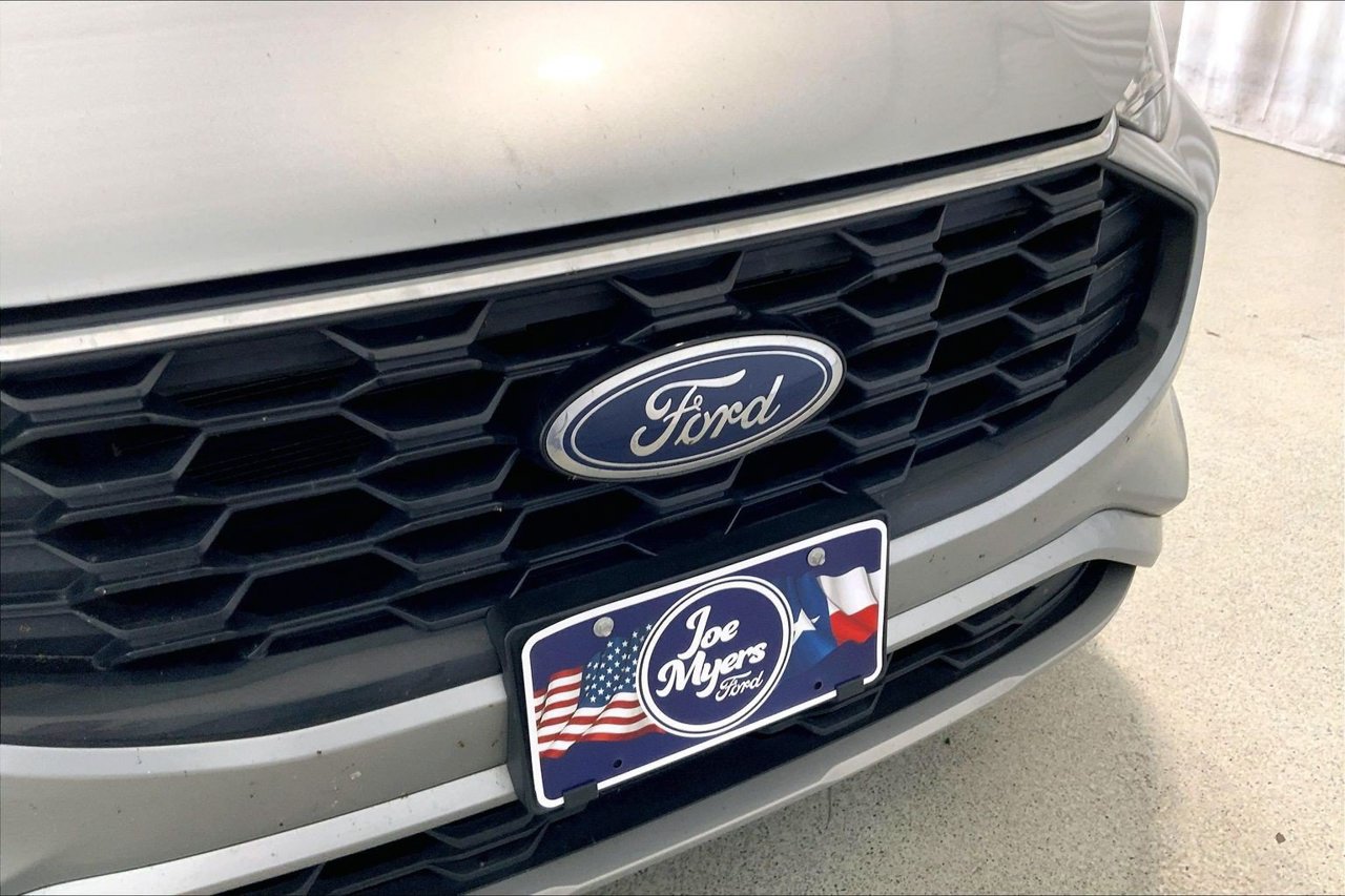 Used 2024 Ford Escape ST-Line w/ Tech Pack #1 FWD image 7