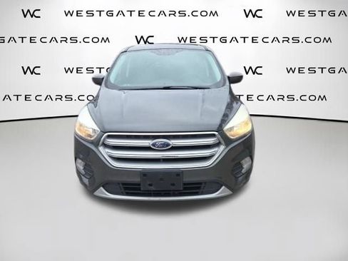 Used 2017 Ford Escape SE FWD image 2
