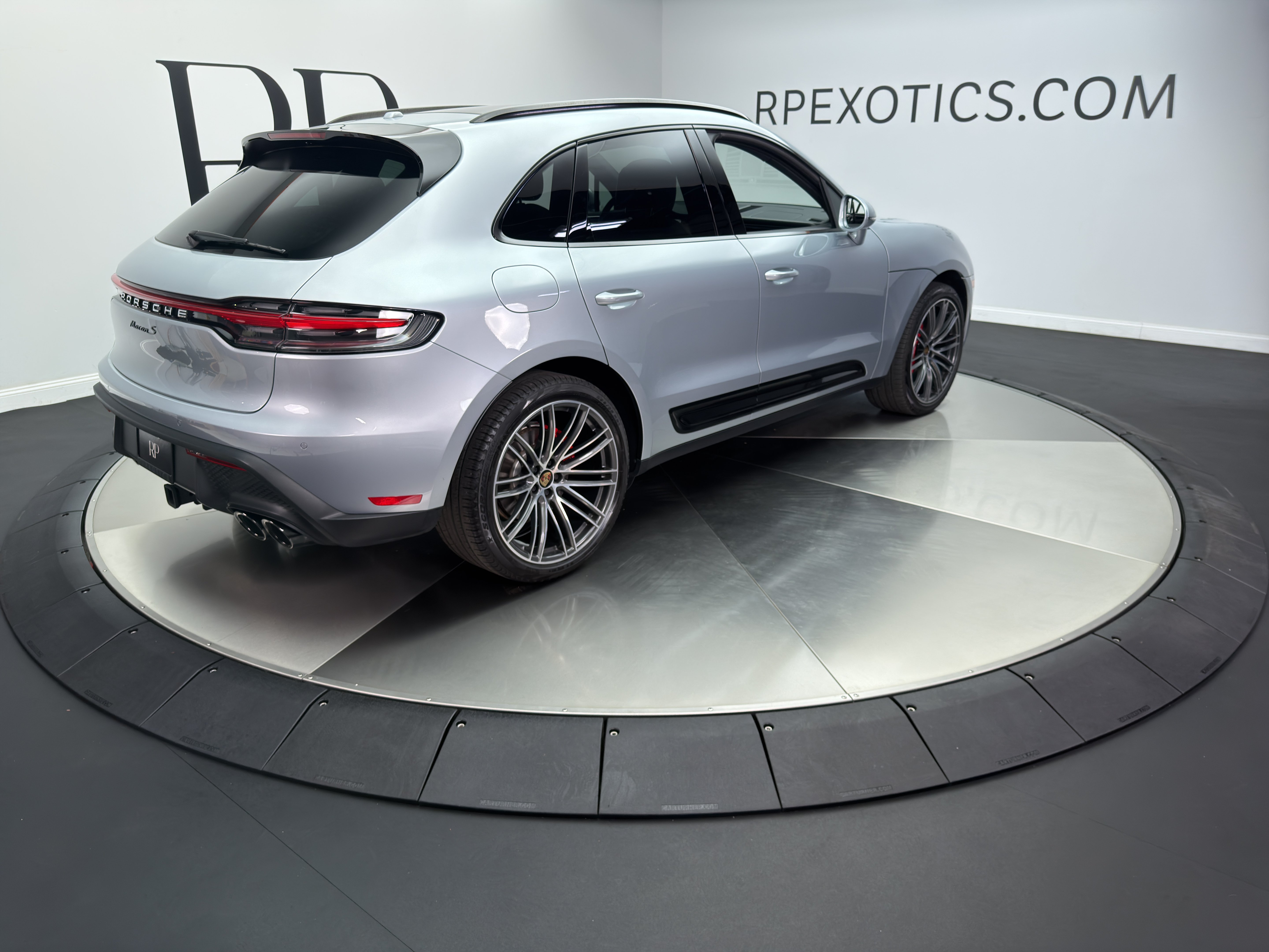 Used 2025 Porsche Macan S AWD/4WD image 6