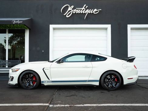 Used 2020 Ford Mustang Shelby GT350R w/ GT350R Equipment Group 920A RWD image 10