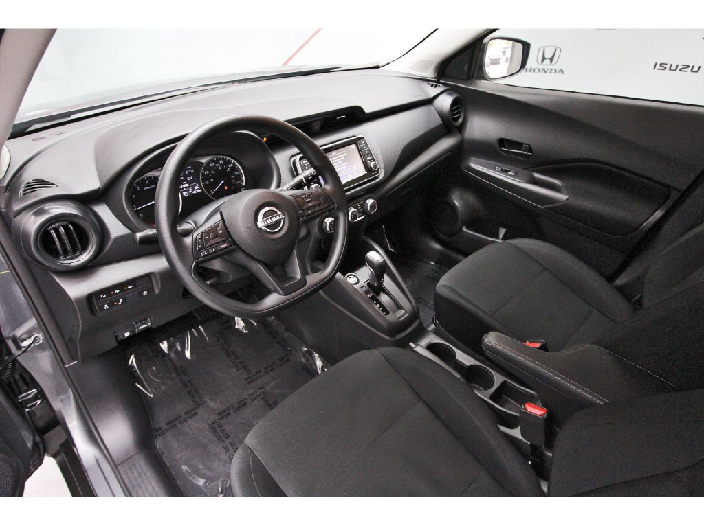 Certified 2025 Nissan Kicks Play S FWD image 13
