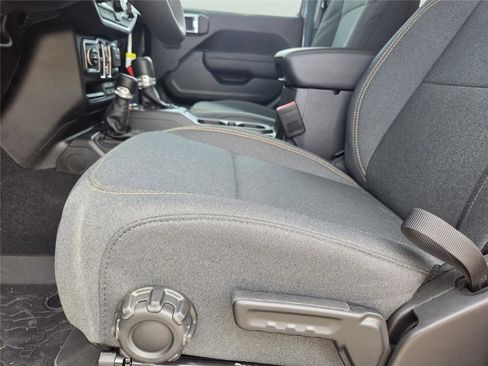 New 2025 Jeep Gladiator Sport image 42