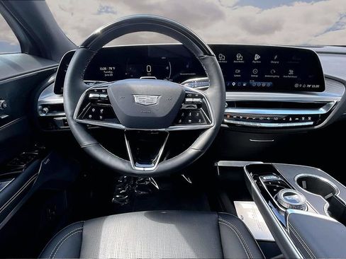 Certified 2025 Cadillac Lyriq Luxury w/ LPO, Floor Liner Package AWD/4WD image 8