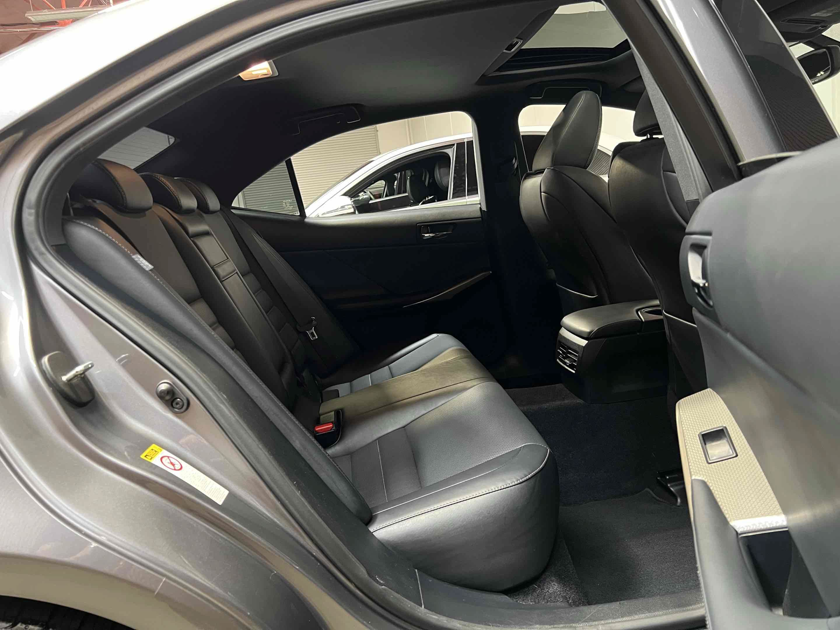 Used 2014 Lexus IS 250 w/ F-Sport Package RWD image 7