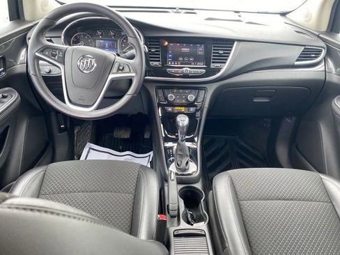 Used 2022 Buick Encore Preferred image 5
