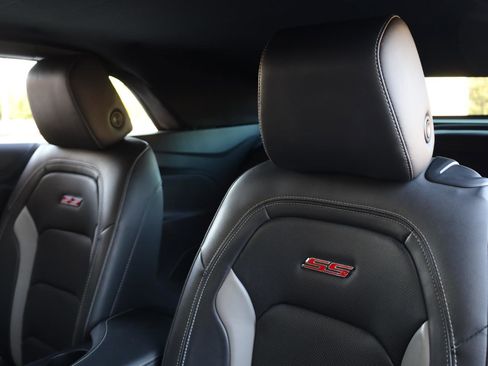 Used 2019 Chevrolet Camaro SS RWD image 25