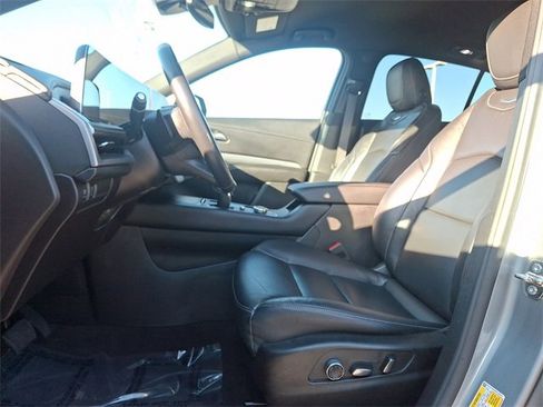 Used 2024 Cadillac XT4 Premium Luxury image 13