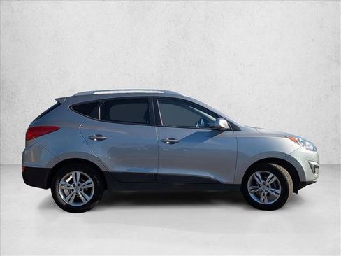 Used 2011 Hyundai Tucson GLS image 4