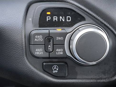 Used 2025 RAM 1500 Big Horn AWD/4WD image 31