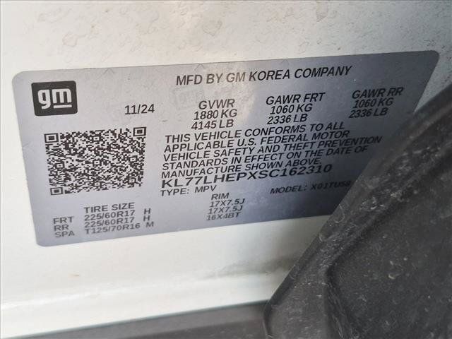 Used 2025 Chevrolet Trax LT FWD image 24