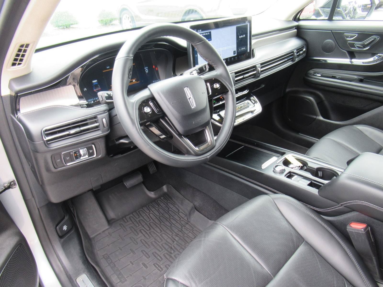 Used 2023 Lincoln Corsair Reserve FWD image 15