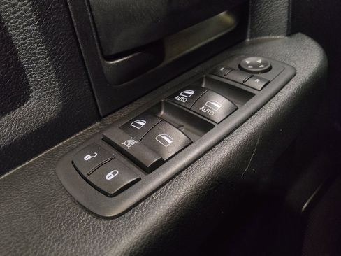 Used 2017 RAM 1500 Express w/ Express Value Package image 27