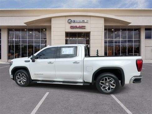 Used 2022 GMC Sierra 1500 SLT w/ SLT Convenience Package image 8