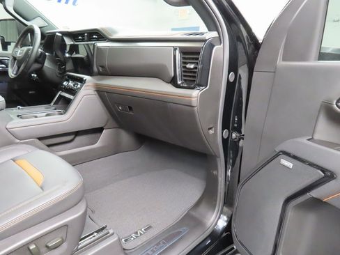 Used 2025 GMC Sierra 2500 AT4 w/ AT4 Premium Plus Package image 35