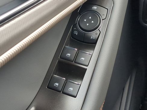 Used 2025 Ford Explorer Active w/ Active Comfort Package image 22