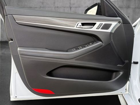 Used 2016 Hyundai Genesis 3.8 w/ Option Group 02 image 20