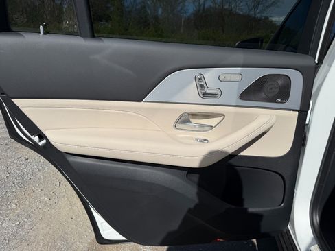 Used 2025 Mercedes-Benz GLS 450 4MATIC image 29