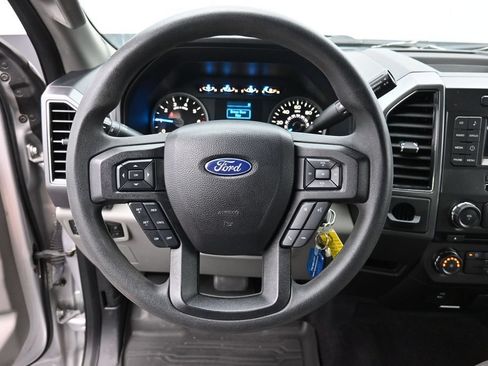Used 2017 Ford F150 XLT RWD image 3