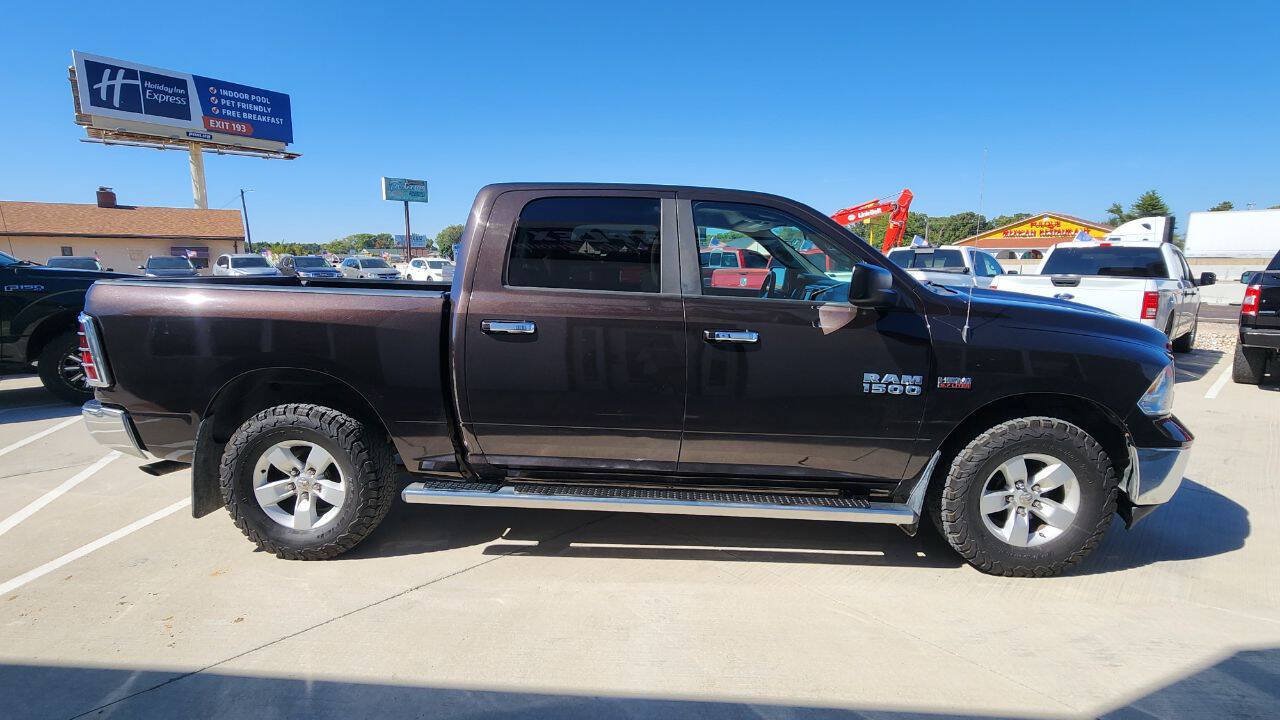Used 2017 RAM 1500 Classic SLT AWD/4WD image 7