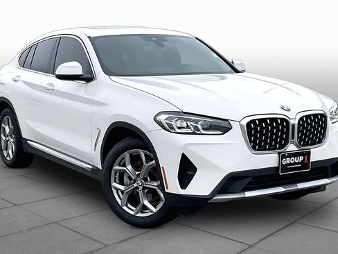 Used 2023 BMW X4 xDrive30i w/ Premium Package AWD/4WD image 3