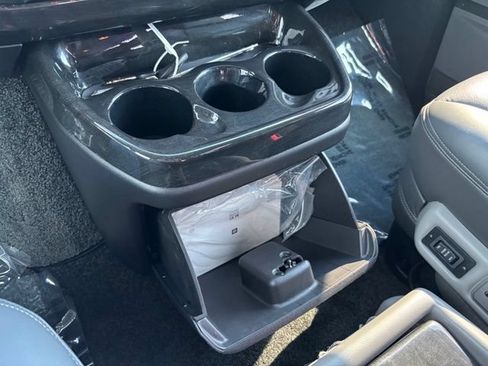 Used 2017 GMC Savana 2500 Extended RWD image 33