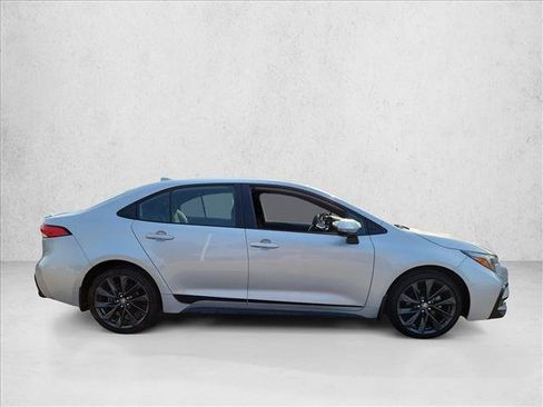 Used 2024 Toyota Corolla SE FWD image 4