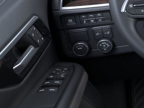 New 2025 Chevrolet Suburban Premier image 60