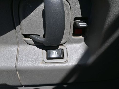 Used 2014 Chevrolet Express 3500 RWD image 21