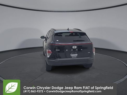 Used 2025 Hyundai Kona SEL AWD/4WD image 12