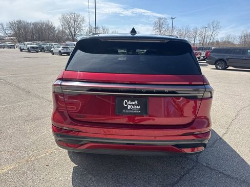 Used 2024 Lincoln Nautilus Reserve w/ Equipment Group 203A image 3