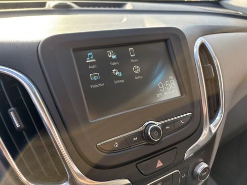 Used 2018 Chevrolet Equinox LS FWD image 38