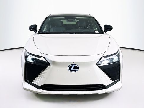 Used 2023 Lexus RZ 450e Premium w/ Technology Package AWD/4WD image 2