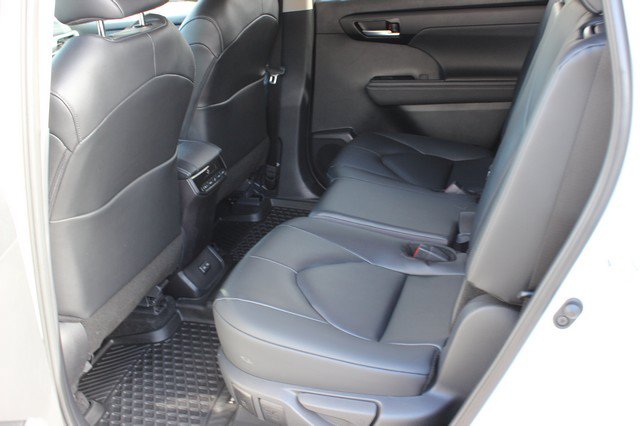 Used 2026 Toyota Highlander XLE AWD/4WD image 6