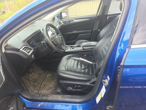 Used 2018 Ford Fusion SE w/ Fusion SE Technology Package image 5