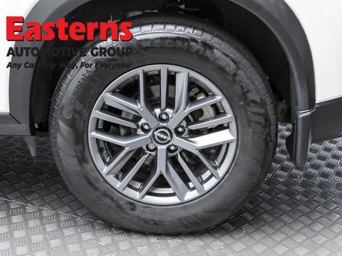 Used 2022 Nissan Rogue S image 8