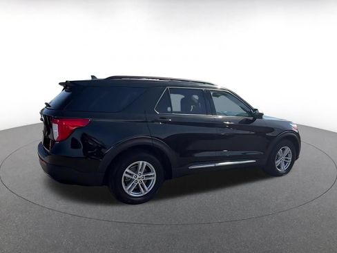 Used 2024 Ford Explorer XLT w/ Equipment Group 202A RWD image 14