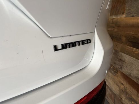 New 2025 Jeep Grand Cherokee Limited w/ Black Appearance Package image 25