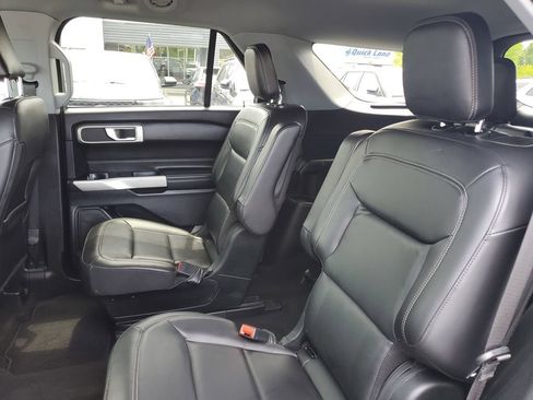 Used 2023 Ford Explorer XLT w/ Equipment Group 202A AWD/4WD image 29