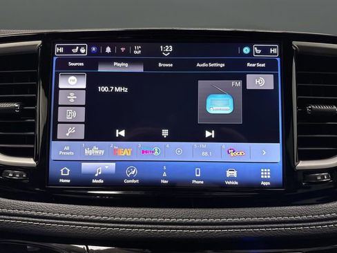 New 2026 Chrysler Pacifica Select image 18