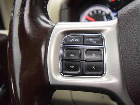 Used 2018 RAM 1500 Laramie AWD/4WD image 36