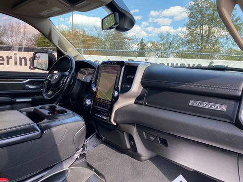 Used 2019 RAM 1500 Laramie AWD/4WD image 19